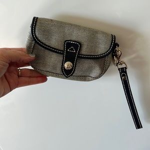 Vintage Dooney&Bourke wristlet.  Please note pictures and video for wear & tear